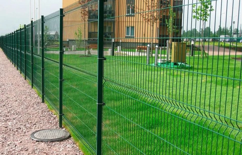 D fence. Панель Medium 1,03х2,5 RAL 6005 gl. Гиттер 3д сетка. Забор Гиттер. 3d ограждение Fensys.